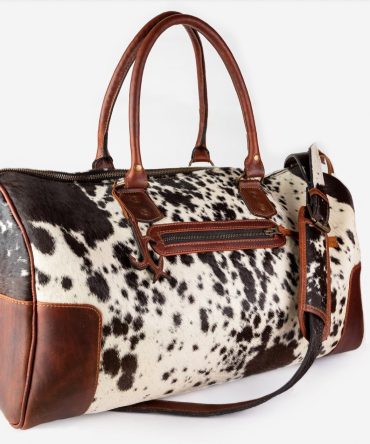 Handcrafted Cowhide Leather Duffel Bag – Rustic Elegance & Durability